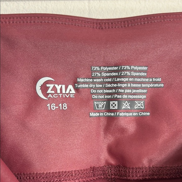 Zyia Red Metallic Light N Tight High Rise 7/8 - Picture 5 of 5